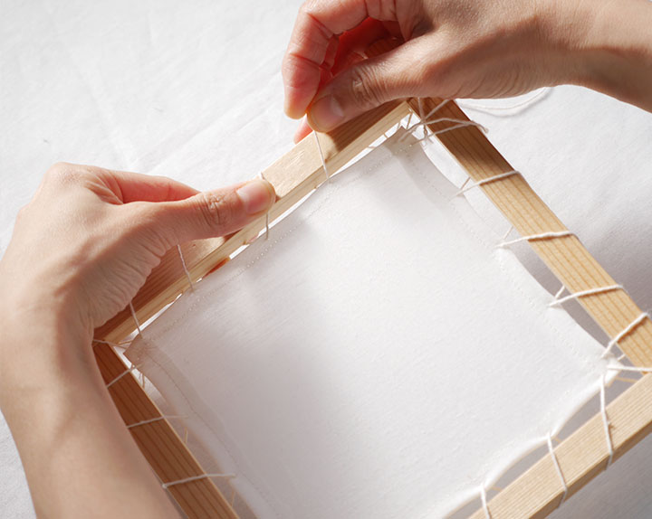 ニャンドゥティ専用枠の布の張り方のお伝えする回もございます。